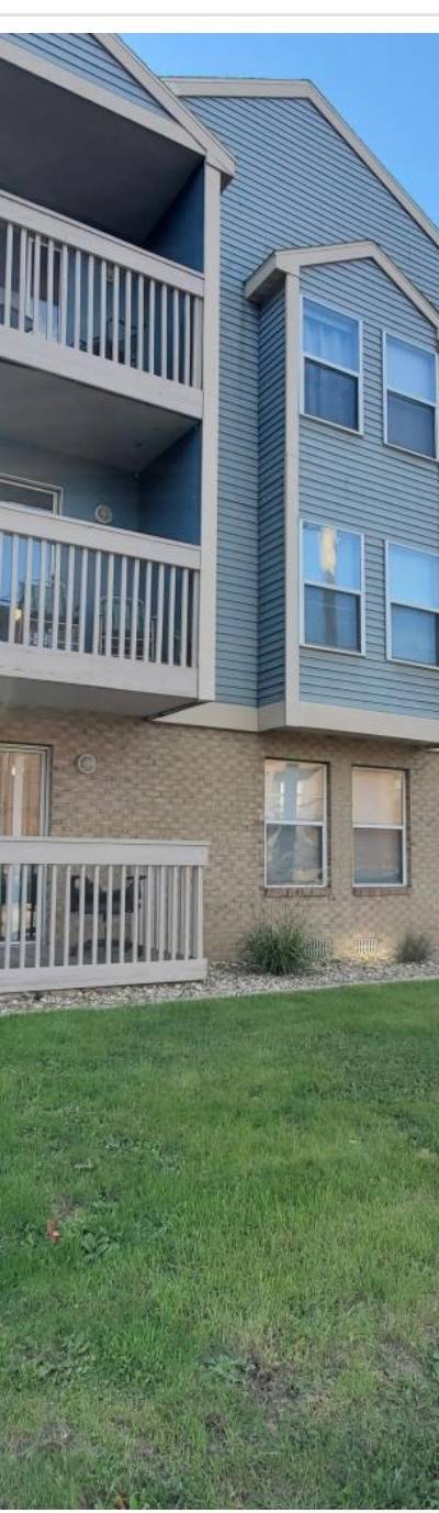 Room photo, 705 S 1st St, Champaign, IL 61820